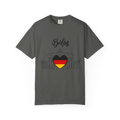 Berlin Love Unisex Graphic Tee – Travel Souvenir & Gift for Germany Lovers