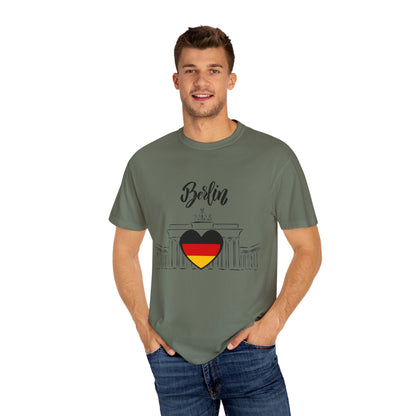 Berlin Love Unisex Graphic Tee – Travel Souvenir & Gift for Germany Lovers