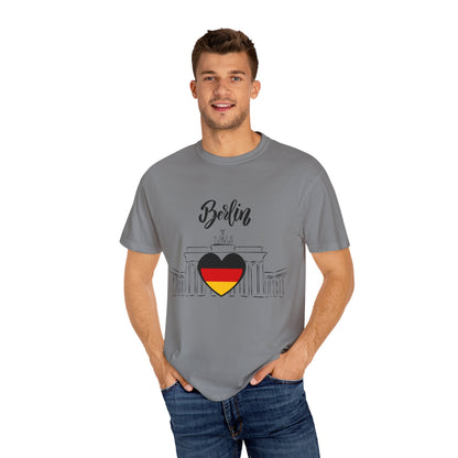 Berlin Love Unisex Graphic Tee – Travel Souvenir & Gift for Germany Lovers
