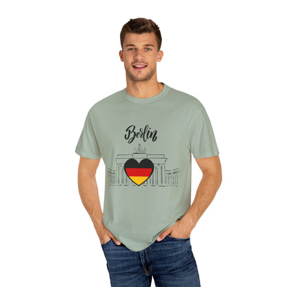 Berlin Love Unisex Graphic Tee – Travel Souvenir & Gift for Germany Lovers